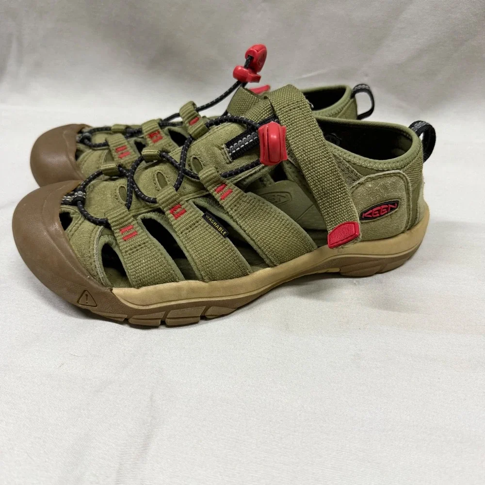 KEEN Kids Newport H2 Olive Green Tan Red Bungee Strap Sandals Water Shoes 4